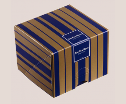 cake chocolate and praline - closed box