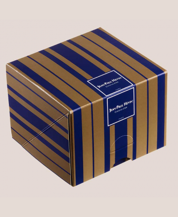 cake chocolate and praline - closed box