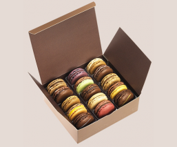 Box of 15 assorted macarons