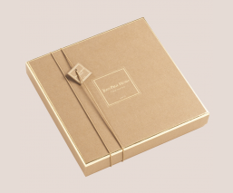 Coffret de chocolats noir et lait assortis 1kg boite fermée