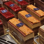 Célébrer l’ouverture des boutiques avec nos incontournables Tonka, Framboise ou praliné 😋

🇬🇧 Celebrate our boutique openings with our must-try Tonka, Framboise or Praliné creations 😋

#JeanPaulHevin #pâtisserie #patisserieparis #MeilleurOuvrierdeFrance #relaisdesserts