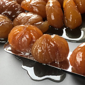 Le marron confit signe le retour des douceurs d’automne 🍂

Disponible dans 3 de nos boutiques : 
📍231, rue Saint-Honoré, Paris 1
📍3, rue Vavin, Paris 6
📍93, rue du Bac, Paris 7

🇬🇧 The candied chestnut marks the return of autumn treats 🍂

Available in 3 of our stores:
📍231 rue Saint-Honoré, Paris 1
📍3 rue Vavin, Paris 6
📍93 rue du Bac, Paris 7

#JeanPaulHevin #chocolatier #confiserie #marronsconfits #MeilleurOuvrierdeFrance #RelaisDesserts