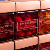Les fruits à tartiner de Christine Ferber pour Jean-Paul Hévin, la touche fruitée de votre petit déjeuner 🍓

Rhubarbe, mirabelle ou framboise d'Alsace, abricots Bergeron, poires Williams, figue de Solliès... Des préparations inimitables qui restituent parfaitement toutes les saveurs et les parfums des meilleurs fruits frais. 

🛍 Dans toutes nos boutiques.

Christine Ferber’s fruit spreads for Jean-Paul Hévin: the fruity touch your breakfast needs 🍓

Alsatian rhubarb, mirabelle plum or raspberry, Bergeron apricots, Williams pears, Solliès figs... These inimitable recipes perfectly capture all the flavors and aromas of the finest fresh fruits.

🛍 Avalaible in all our shops.

#JeanPaulHévin #ChristineFerber #confitures #petitdéjeuner