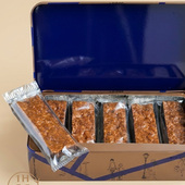 Nouvelles barres sablés croquantes 

Un jeu de textures inédit entre sablé et nougatine, souligné par un enrobage chocolaté.

🥜 Noisette ou Noix pour les amateurs de fruits secs et de chocolat noir intense. 
🥥 Coco pour une touche exotique tout en douceur avec son chocolat au lait. 
🍫 Chocolat pour une immersion totale dans l'univers de la Maison

🇬🇧 New crunchy Shortbread Bars 

A unique textural duo of shortbread and nougatine, finished with a chocolate shell.

🥜 Hazelnut or Walnut: For those who crave dried fruits and bold dark chocolate.
🥥 Coconut: A smooth, exotic escape featuring milk chocolate.
🍫 Chocolate: Deep-dive into the signature flavors of our Maison.

#JeanPaulHevin #Biscuit #Sablé #MeilleurOuvrierdeFrance #relaisdesserts