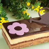On retrouve le chocolat et le praliné dans une création pâtissière et printanière. Parfait pour terminer en beauté votre repas de Pâques 😋

Croustillant sablé à la pâte de noisette, mousse Grand Cru du Venezuela, 
biscuit chocolat noir Venezuela, mousse praliné noisette.

Disponible du 17 au 19 avril. 

🇬🇧 Chocolate and praline, this time in  a springtime pastry creation. Perfect for a beautiful end to your Easter meal 😋

Crispy hazelnut shortbread, Grand Cru Venezuelan mousse, Venezuelan dark chocolate biscuit, and hazelnut praline mousse.

Available from April 17th to 19th.

#JeanPaulHevin #pâtisserie #pâtisserieparis #Pâques #repasdepâques #praliné  #MeilleurOuvrierdeFrance #RelaisDesserts